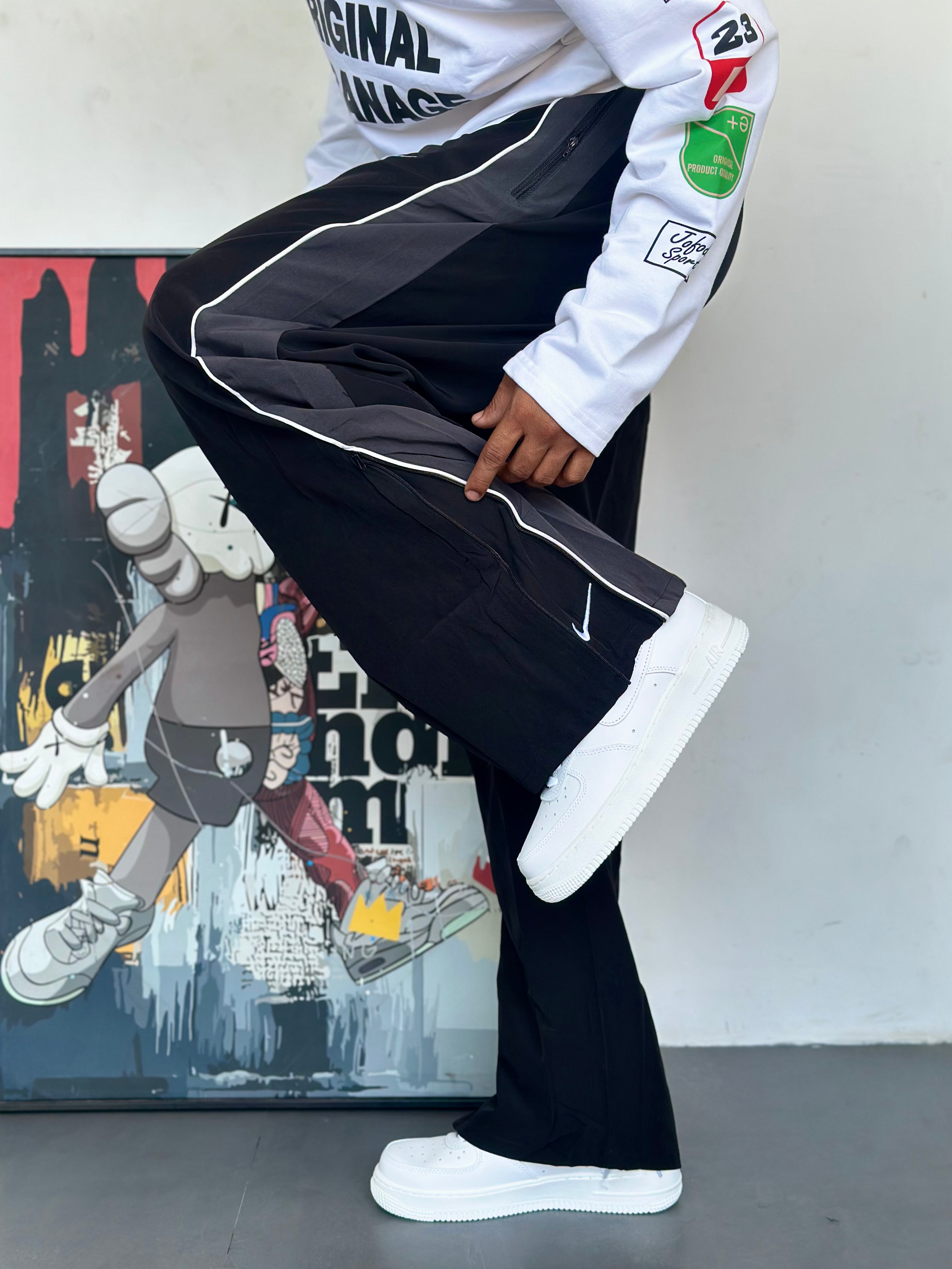 NKE Retro-Bootcut with Embroidery