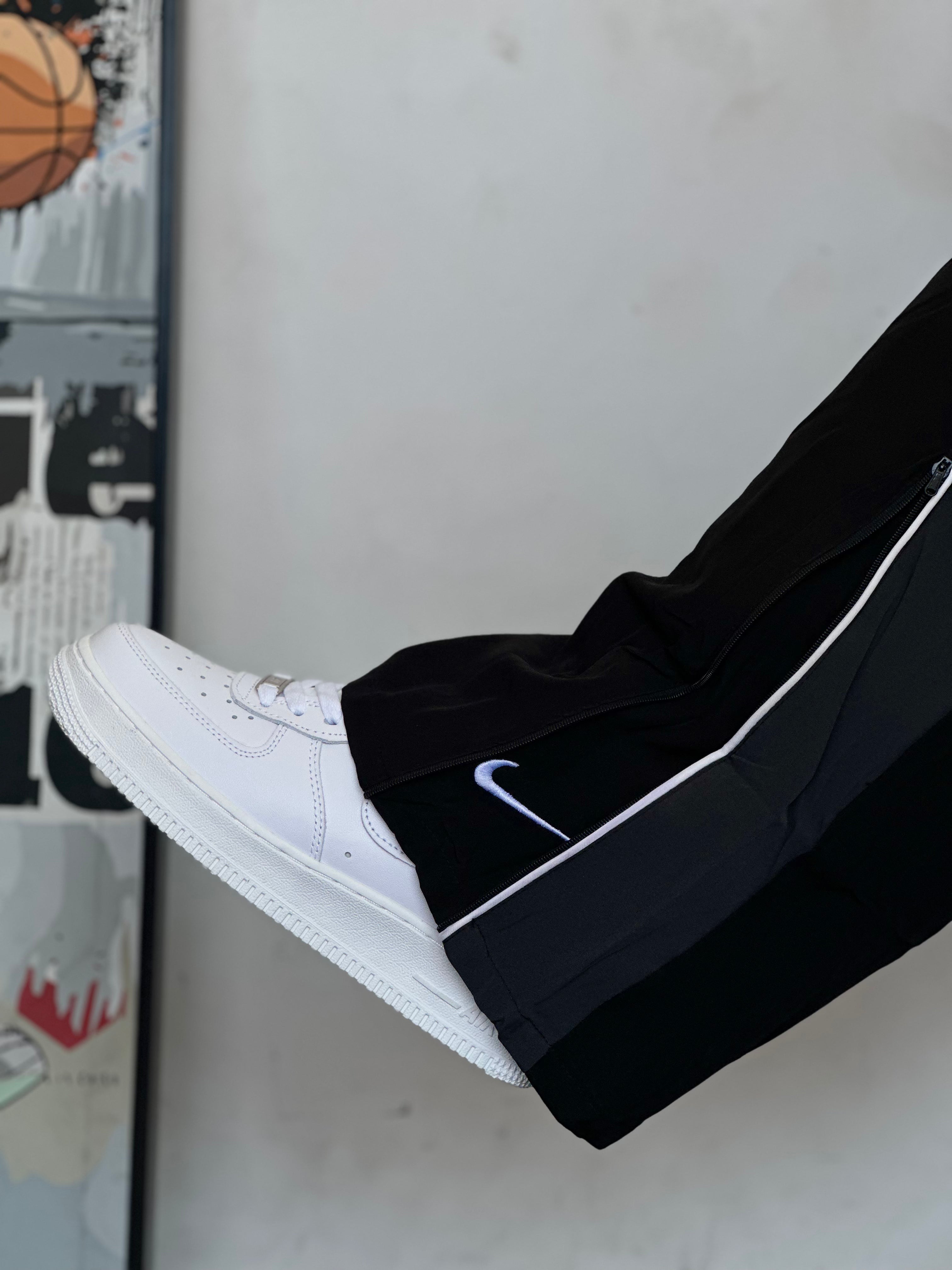 NKE Retro-Bootcut with Embroidery